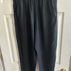 Women’s H&M size 10 paper bag waist black pants.